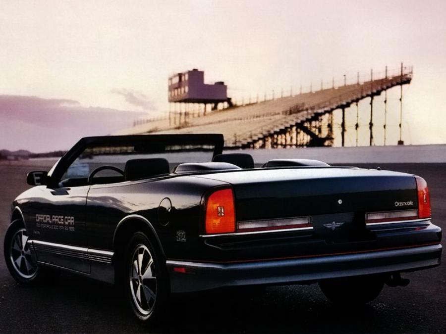  Oldsmobile Cutlass Supreme Convertible Indy 500 Pace Car 1988 года  (фото 2 из 2)